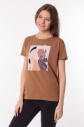 коричневый фото Женская футболка 900764 купить в Одессе по оптовым ценам